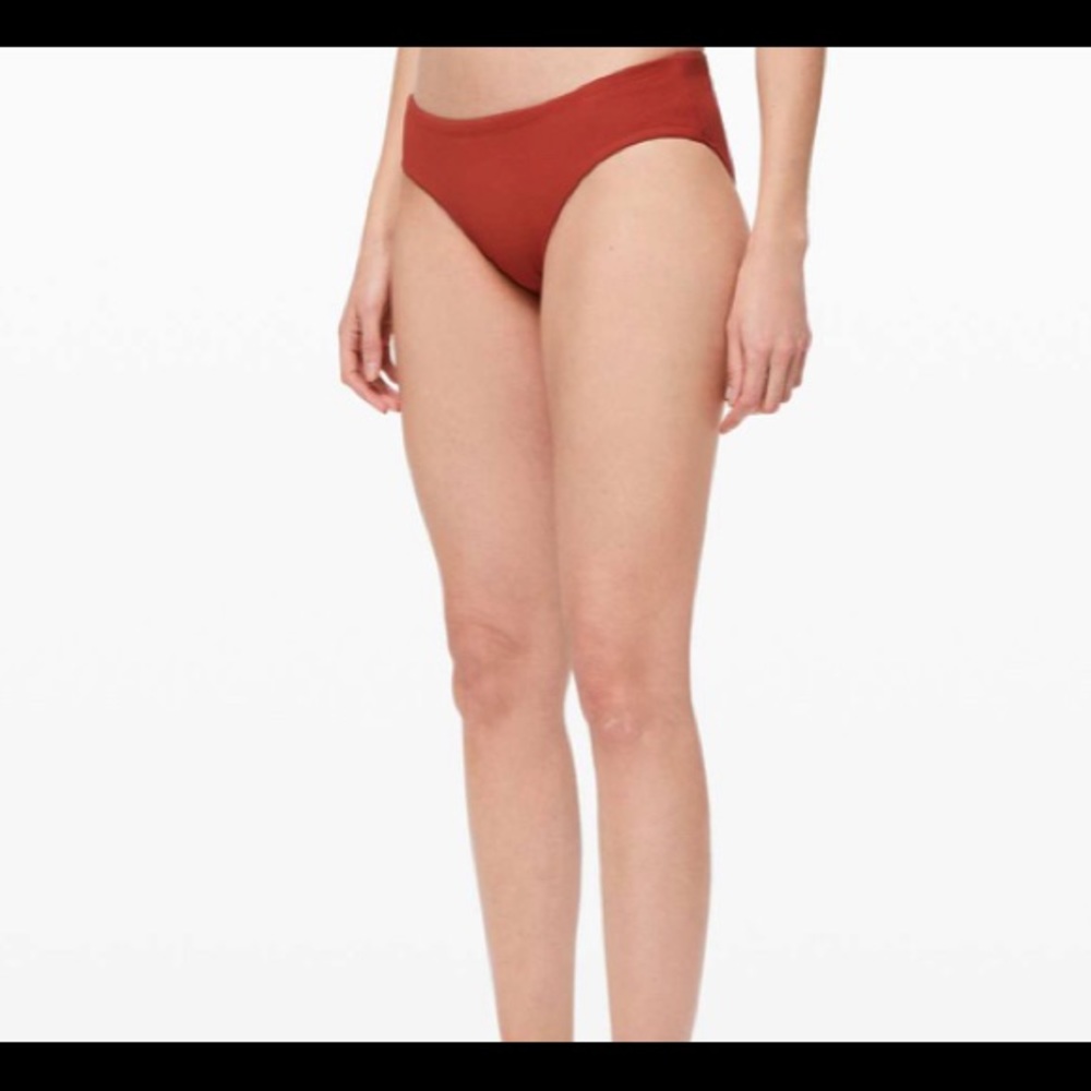 Lululemon Clear Waters Mid-Rise, Bottom Cayenne - Picture 2 of 4